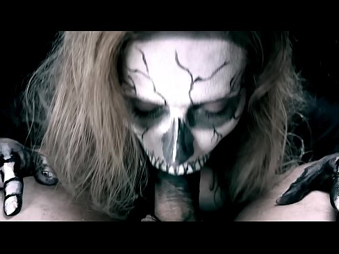 ❤️ Demon girl zuigt pik met haar zwarte mond en slikt sperma. Super porn at nl.com-porn-hat.ru